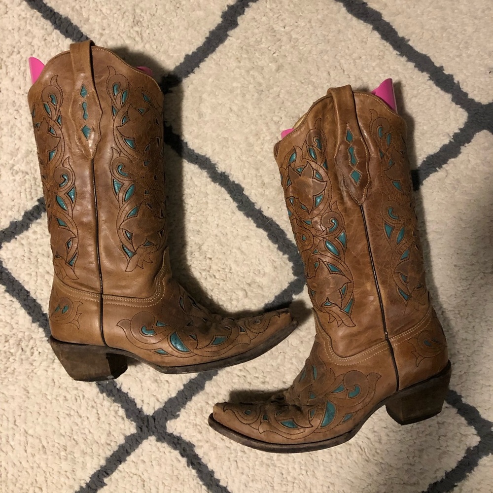 Corral boots